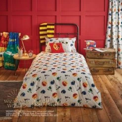 Harry Potter Gryffindor House Reversible Duvet Cover and Pillowcase Set Red, Patterned, Duvet Cover Sets -Eve Home And Furniture Shop 1000182145 alt01